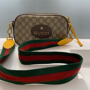 Neo Vintage GG Supreme messenger bag